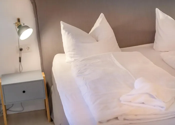 Granitz, Ostseebad Sellin, Insel Ruegen, Muschelsucher * Sellin (Rugen)