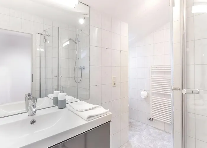 Granitz, Ostseebad Sellin, Insel Ruegen, Muschelsucher