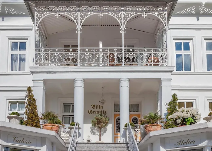 Granitz, Ostseebad Sellin, Insel Ruegen, Muschelsucher Sellin (Rugen)